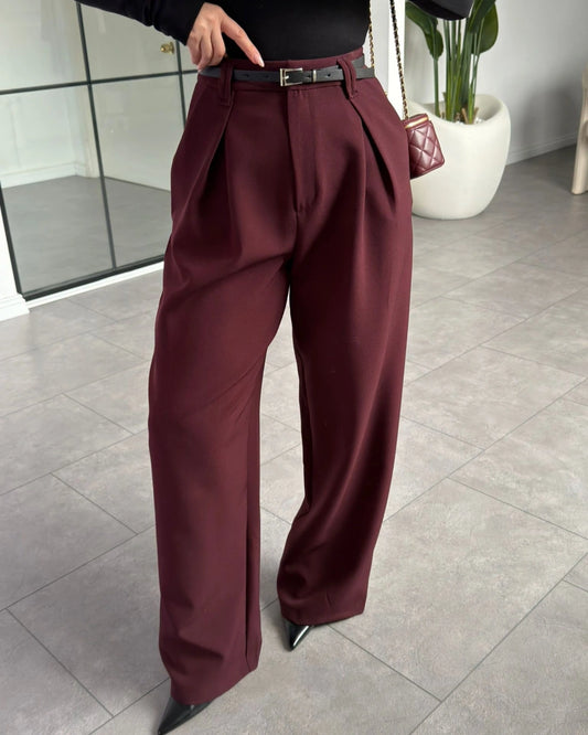 Olive Green High Waisted Wide-Leg Trousers with Front Pleats & Slim Belt | بنطلون عالي الخصر مع ثنيات أمامية وحزام رفيع بلون زيتوني