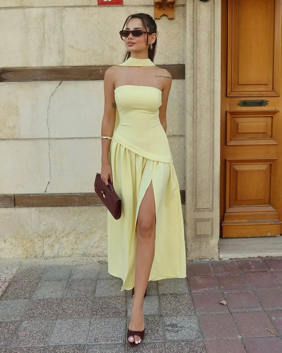 Yellow Evening Strapless Dress with Elegant Back Tie | فستان أصفر سترابلس برباط خلفي أنيق وشال منسدل