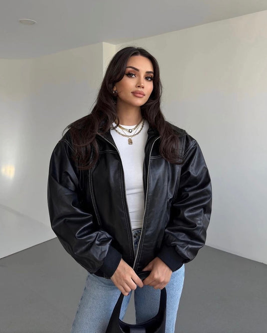 Timeless Black Leather Bomber Jacket | جاكيت بومبر من الجلد باللون الاسود الكلاسيكي