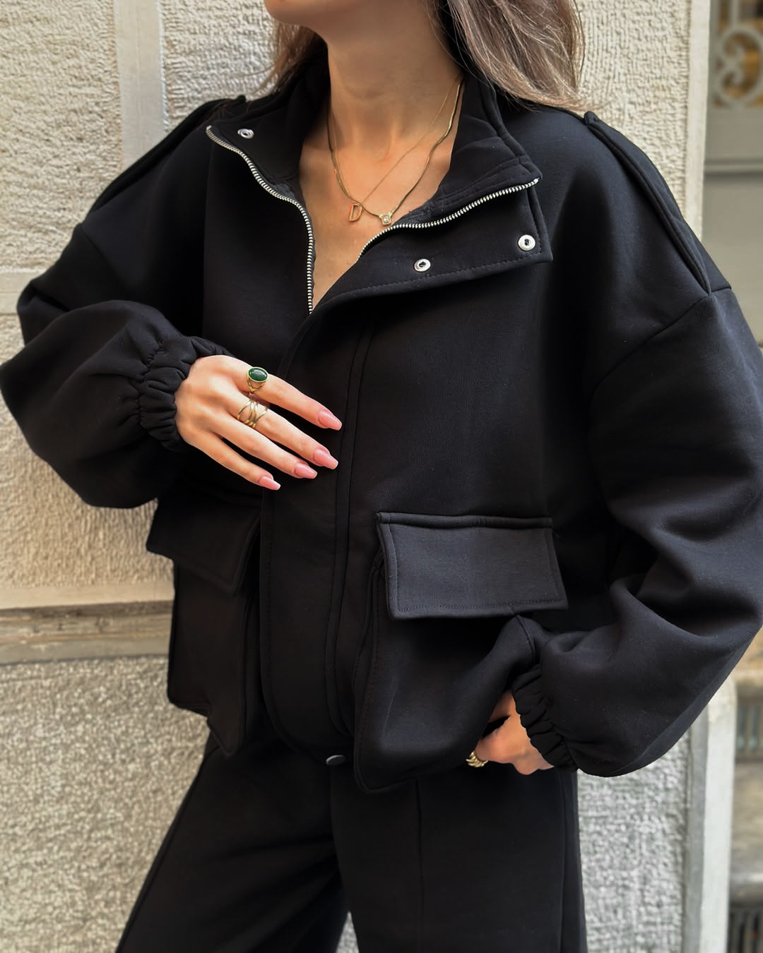 Minimalist Black Tracksuit With Front Pockets