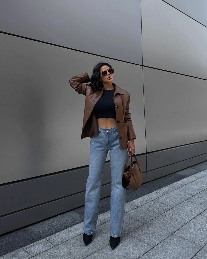 جاكيت جلد بلون البني