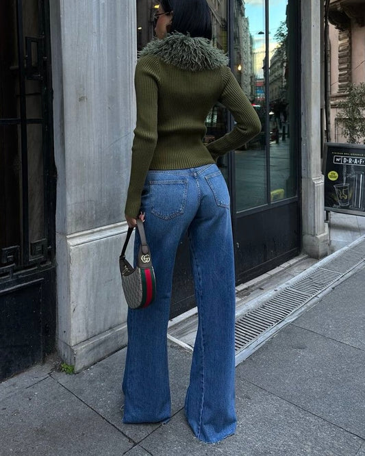 High Rise Wide Leg Jeans Medium Wash Frayed Hem | جينز أزرق واسع بخصر مرتفع بحافة ممزقة