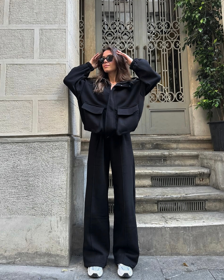 Minimalist Black Tracksuit With Front Pockets