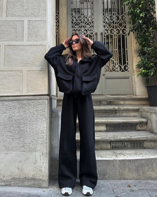 Minimalist Black Tracksuit With Front Pockets