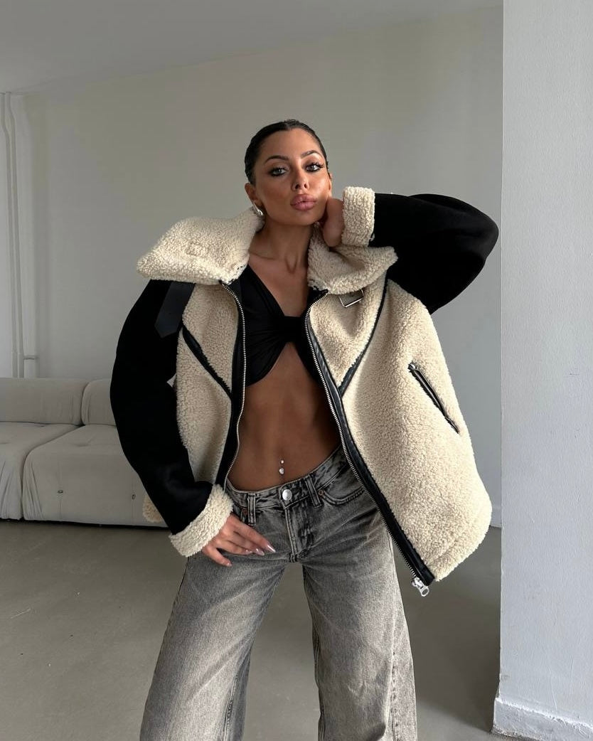 ז'קט פרווה עם שרוולי זמש