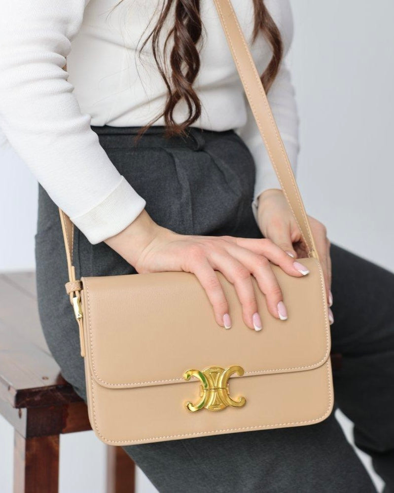 شنطة Celine Tromphe