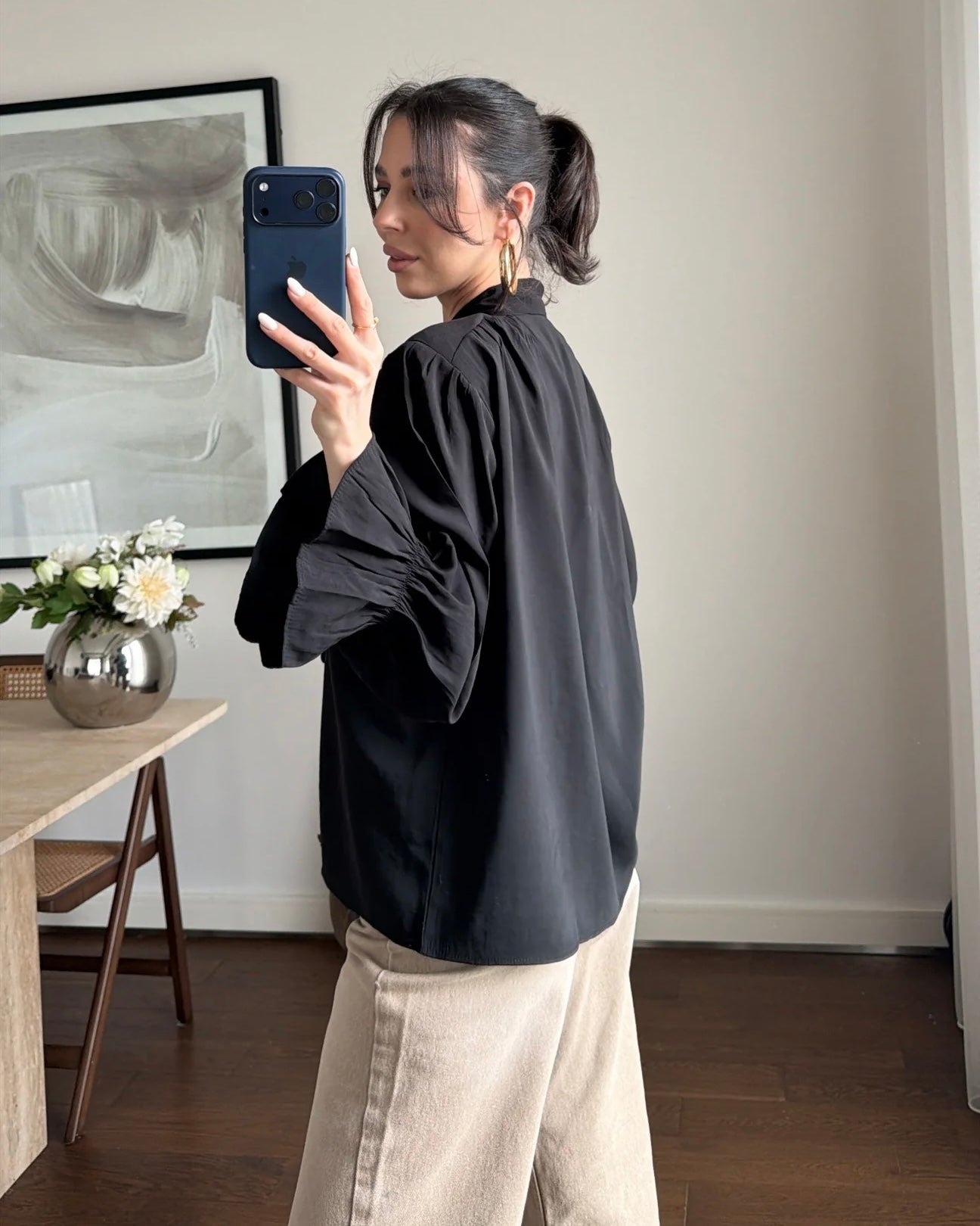 Soft elegant Tie-Neck Blouse in Black | بلوزة أنيقة بربطة عنق بلون اسود