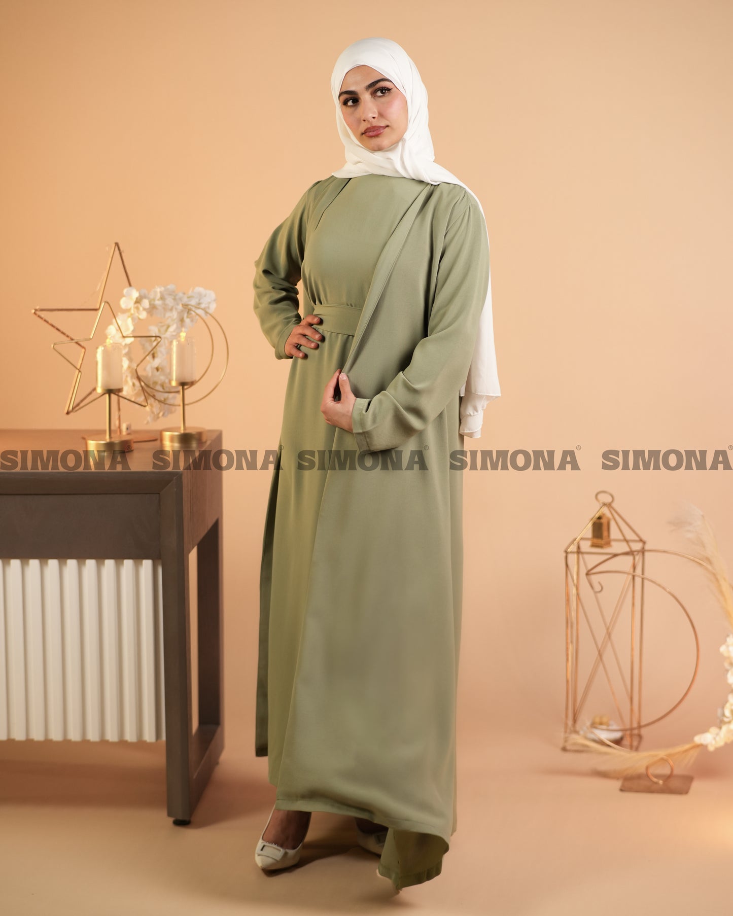 Elegant Green Abaya with Inner Dress | عباية أنيقة باللون الأخضر مع فستان داخلي