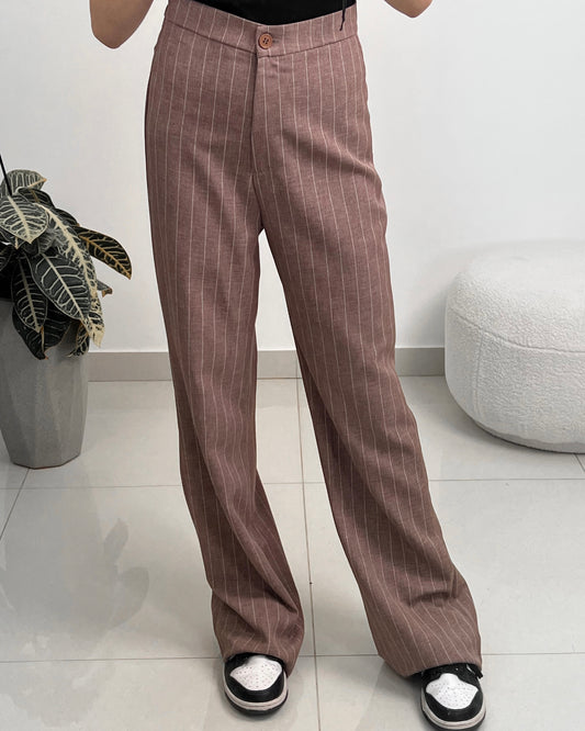Chestnut Brown Striped Trousers | بنطلون مخطط واسع الساق بلون نود