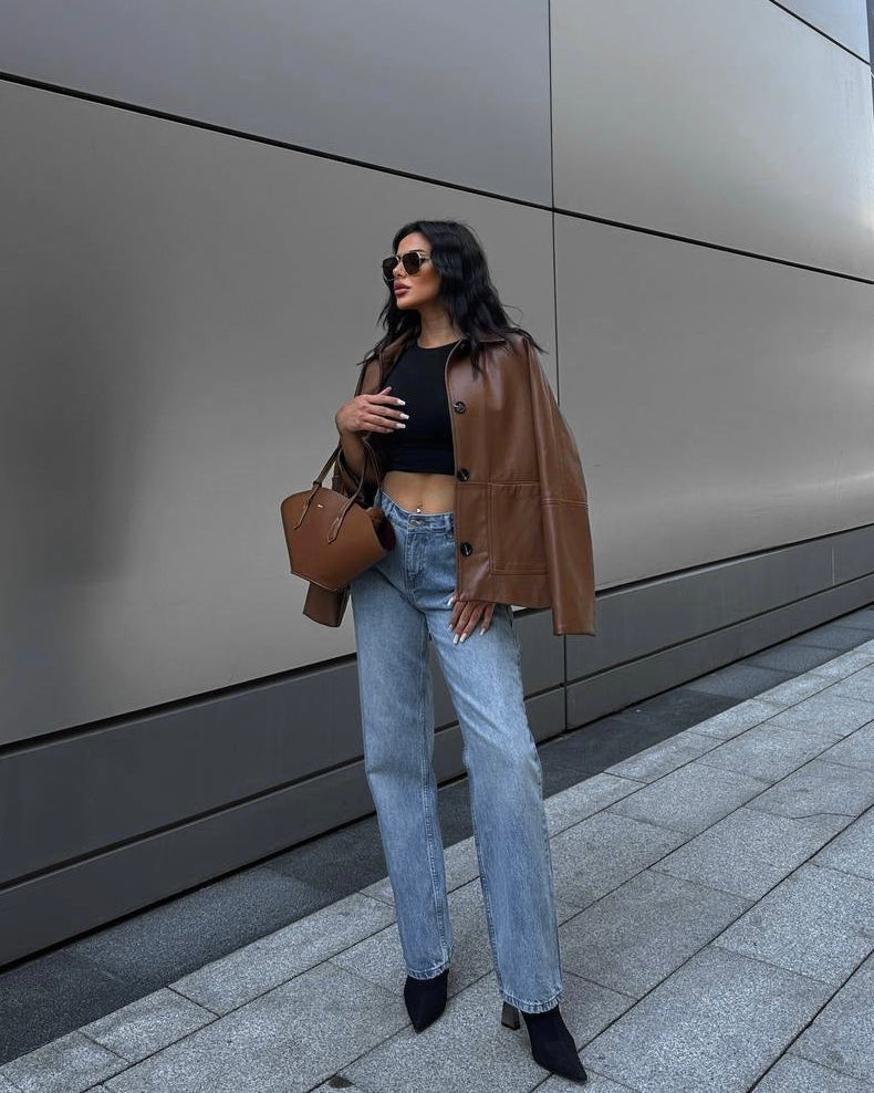 جاكيت جلد بلون البني