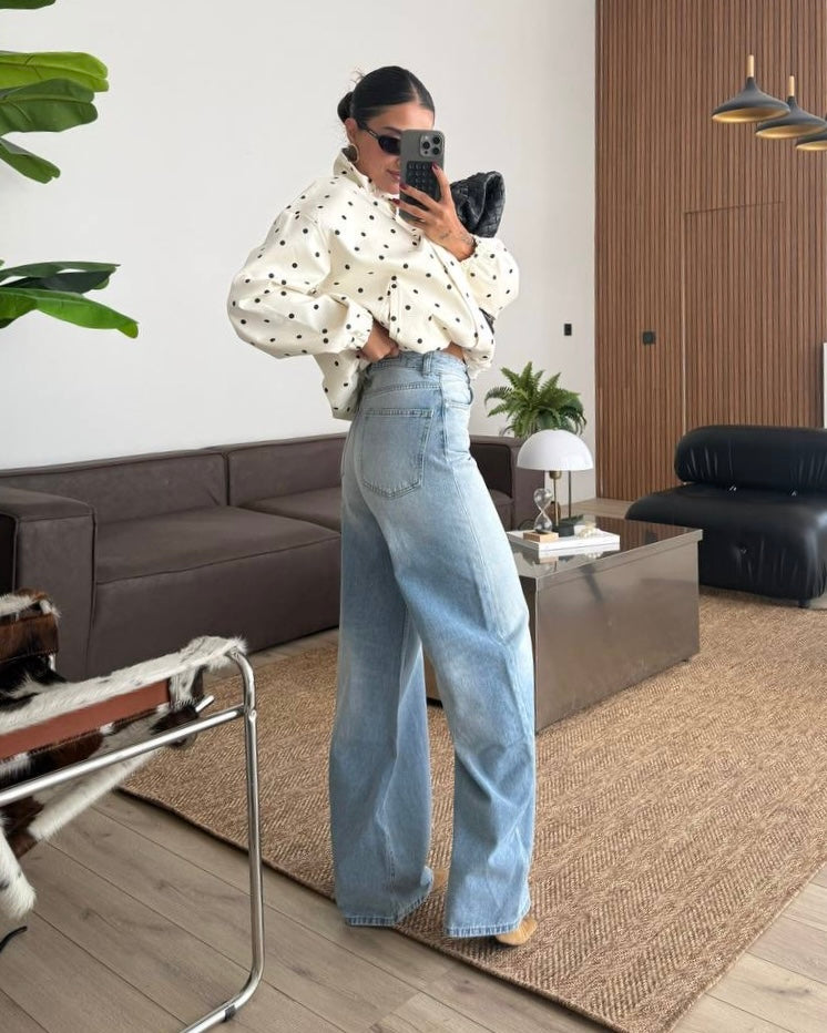 Light High-Waisted Straight Wide-Leg Jeans | جينز فاتح بخصر عالي وقصة واسعة مستقيمة