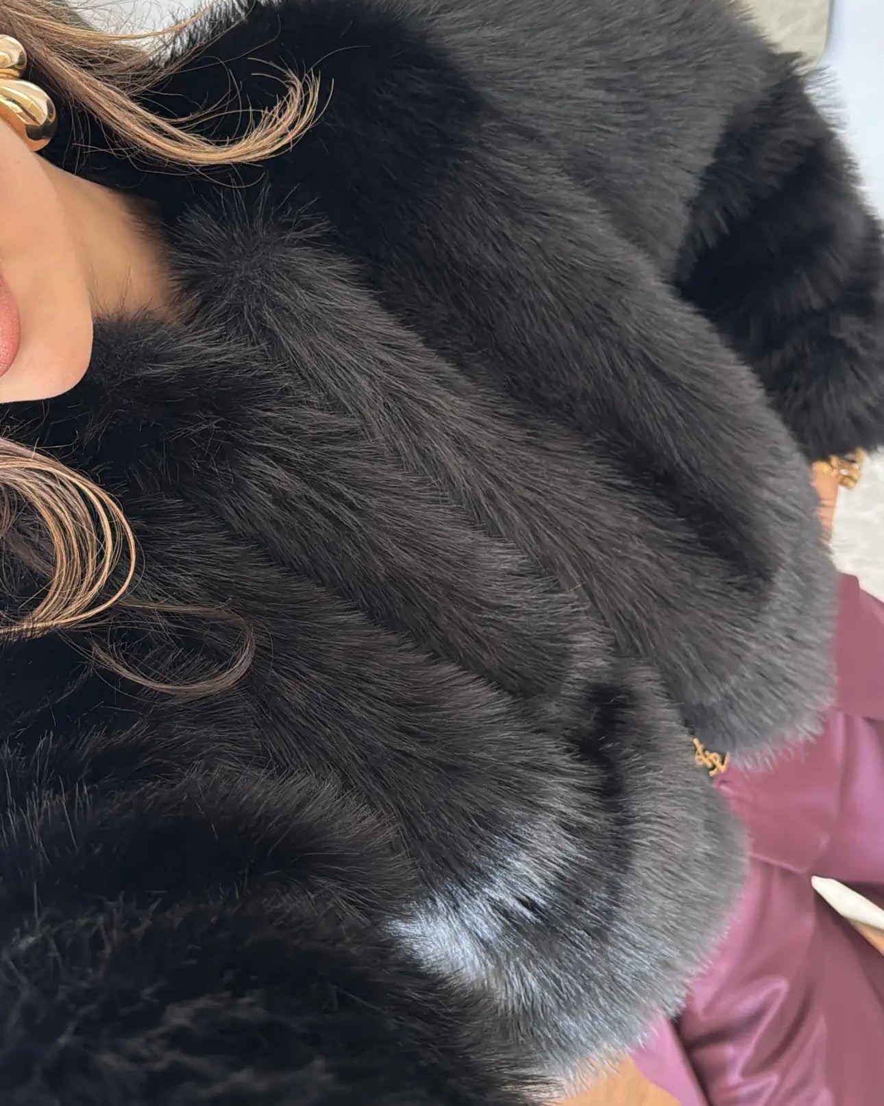 Black Faux Fur Cropped Jacket | جاكيت فرو قصير باللون الاسود