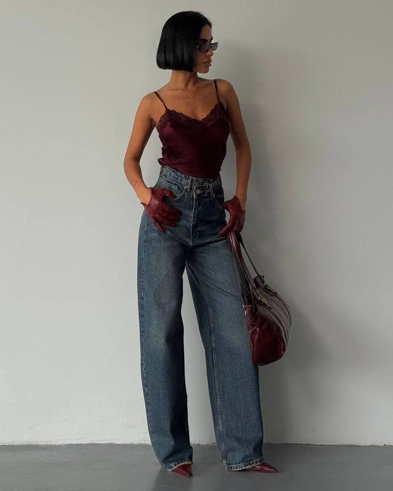 Asymmetrical Retro High-Rise Denim Jeans | جينز دنيم بخصرٍ عالٍ بتصميم غير متماثل