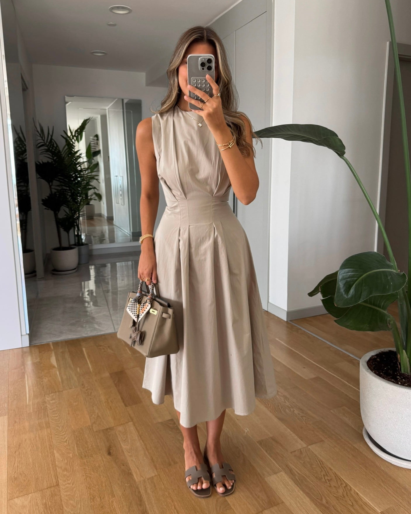 Beige Pleated Sleeveless Dress | فستان بيج بثنيات بدون أكمام