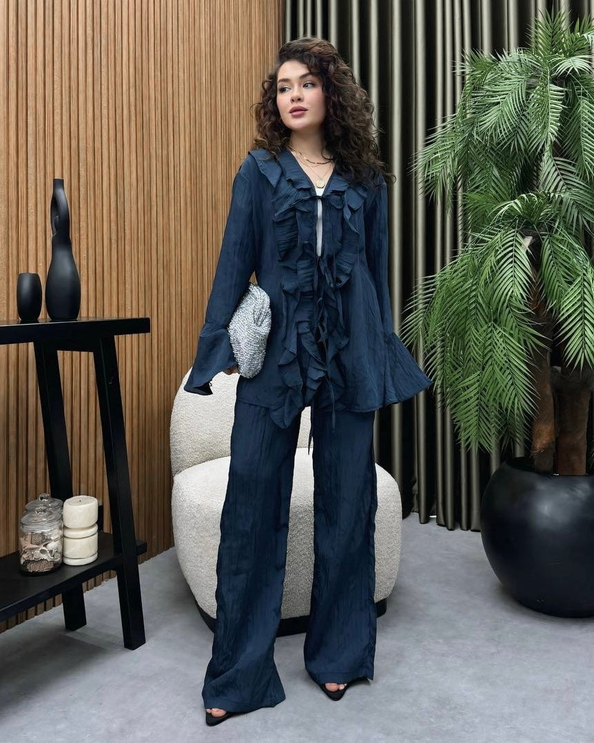 Navy Set with Ruffle Details | طقم كُحلي بتفاصيل كشكش
