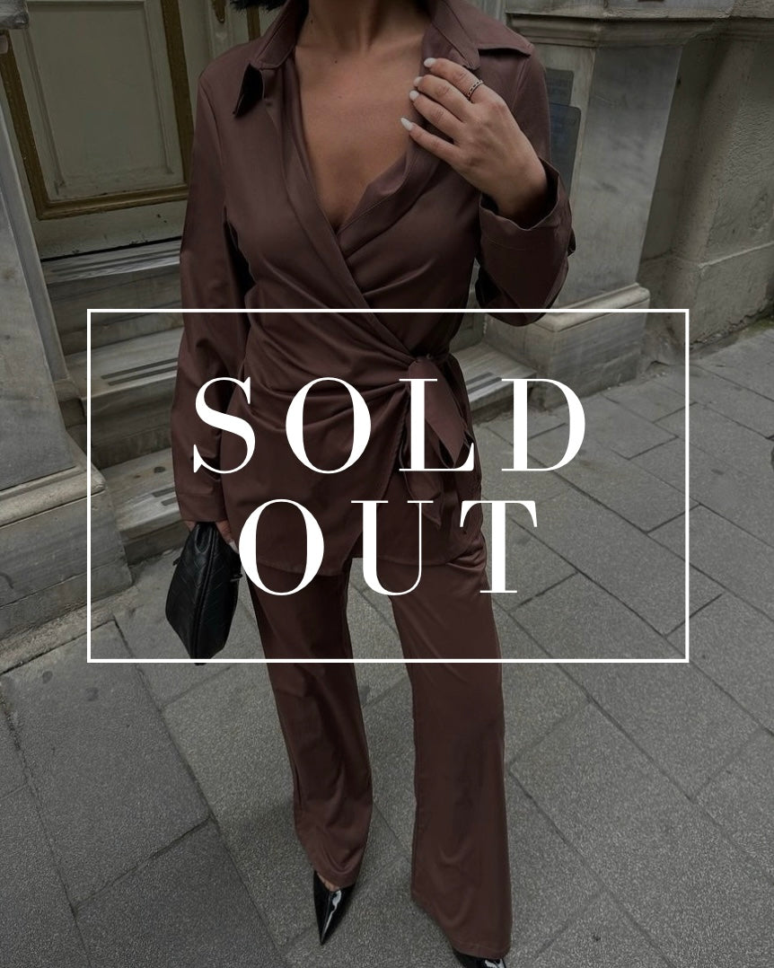 Brown Wrap Blouse and Wide-Leg Pants Set | طقم بلوزة لفّ باللون البني مع بنطال واسع