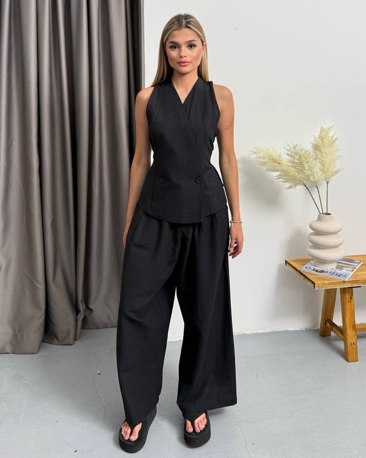 Pistachio Sleeveless Two-Piece Set | طقم قطعتين فستقي بارد بدون أكمام