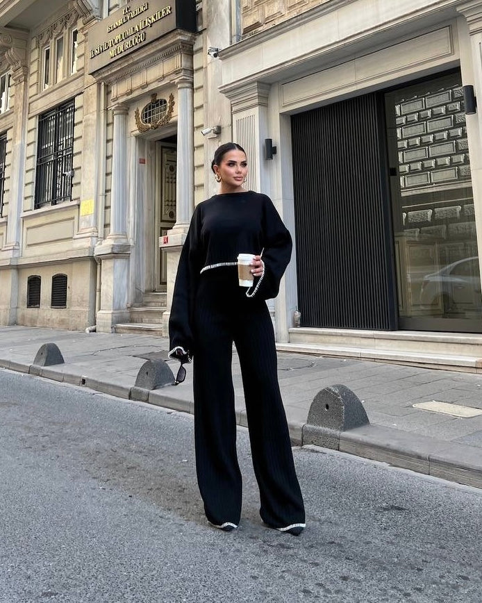 Black Loose Fit Set with Contrast Hem Detailing