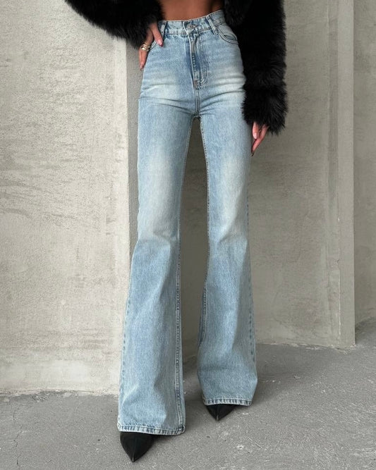 High Waisted Light Wash Charleston Flare Jeans | جينز شارليستون فاتح بخصر عالٍ