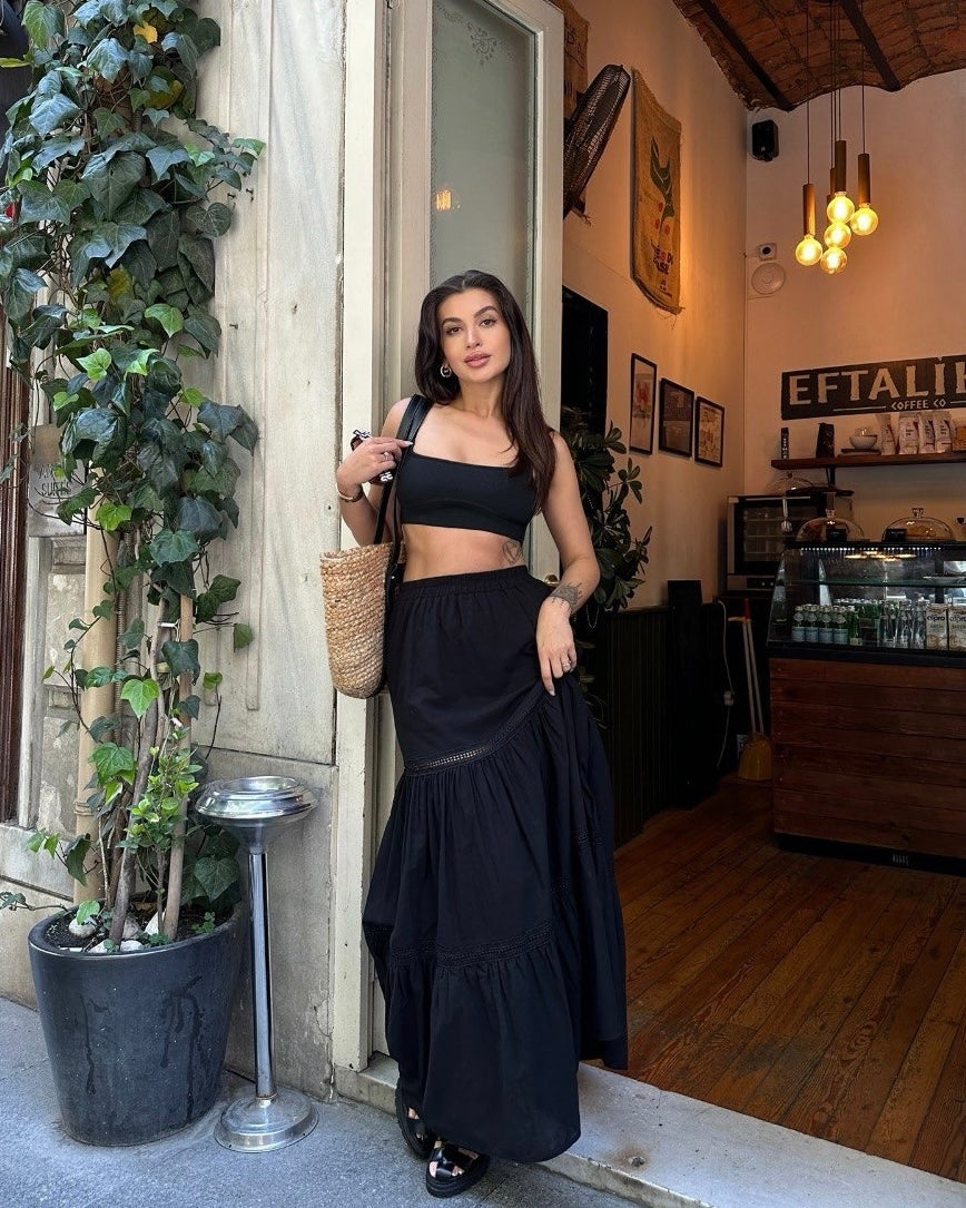 Black Flowy Skirt | تنورة سودة واسعة وانسيابية