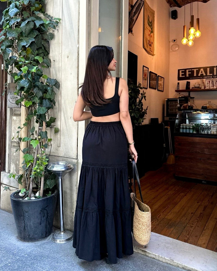 Black Flowy Skirt | تنورة سودة واسعة وانسيابية