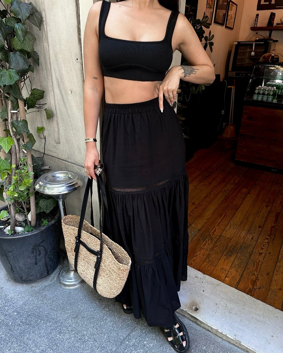 Black Flowy Skirt | تنورة سودة واسعة وانسيابية