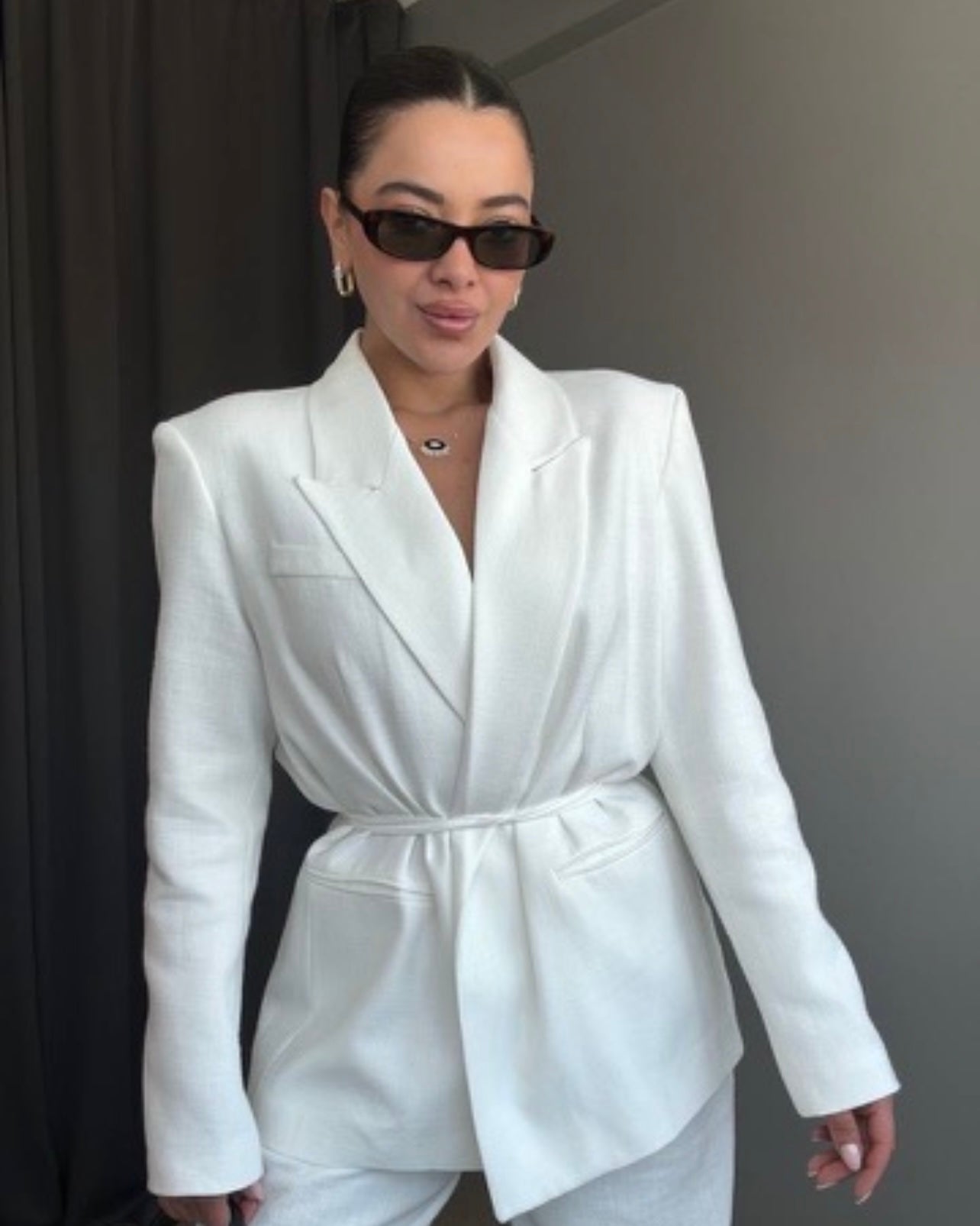 Ivory Linen Wrap Cinched Waist Suit Set | طقم كتان باللون السكري بتصميم لفّ من خصر