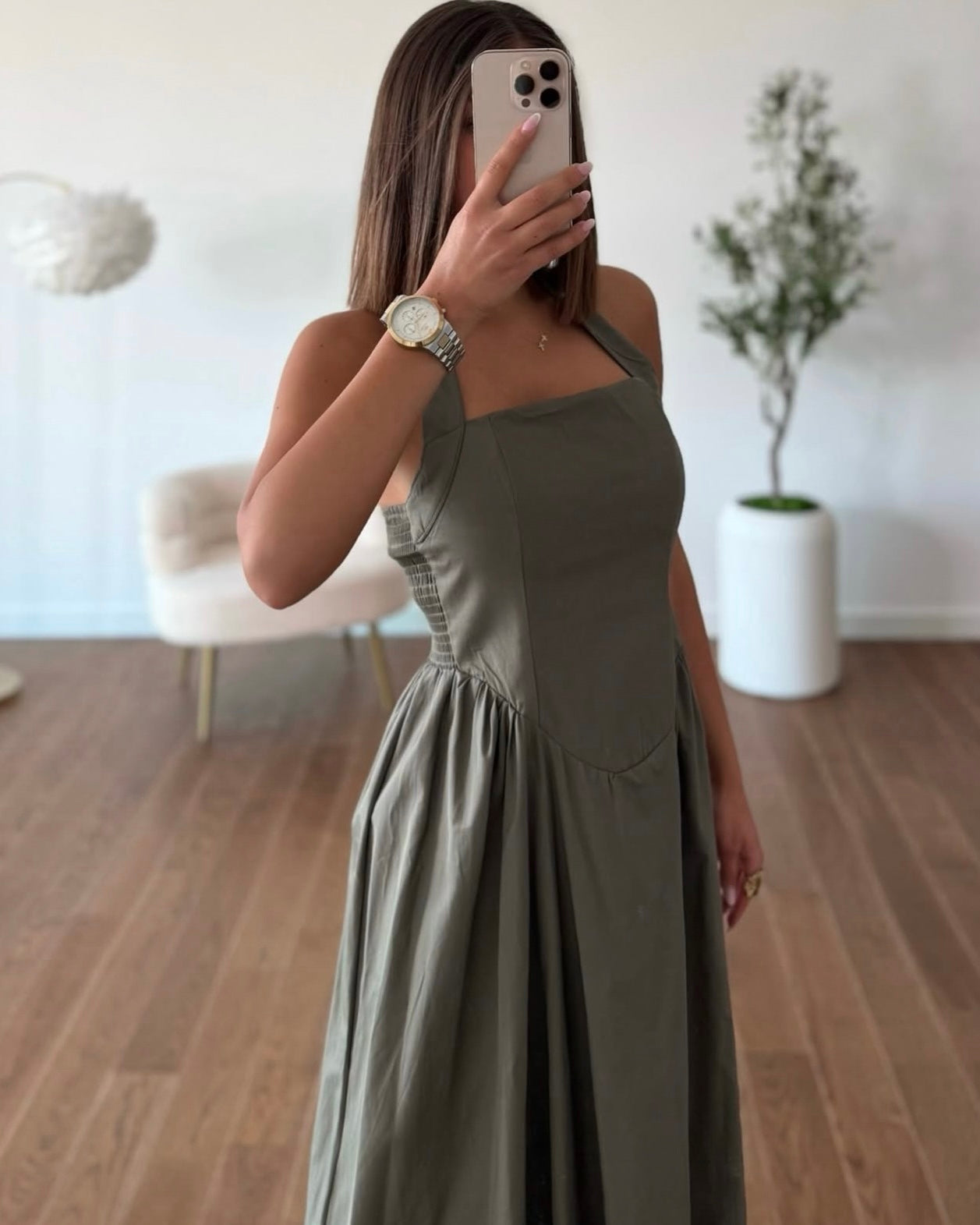 Halter Neck Muted Green Maxi Dress | فستان ماكسي باللون الأخضر الهادئ بتصميم هالتر