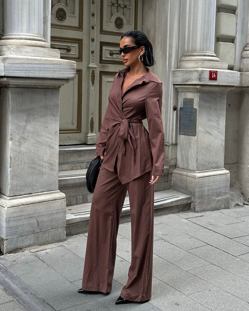 Brown Wrap Blouse and Wide-Leg Pants Set | طقم بلوزة لفّ باللون البني مع بنطال واسع