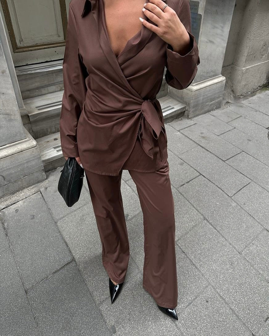 Brown Wrap Blouse and Wide-Leg Pants Set | طقم بلوزة لفّ باللون البني مع بنطال واسع