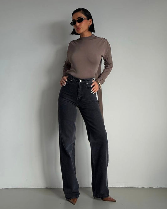 Black Straight Leg High-Waisted Jeans | جينز أسود واسع بخصر عالي