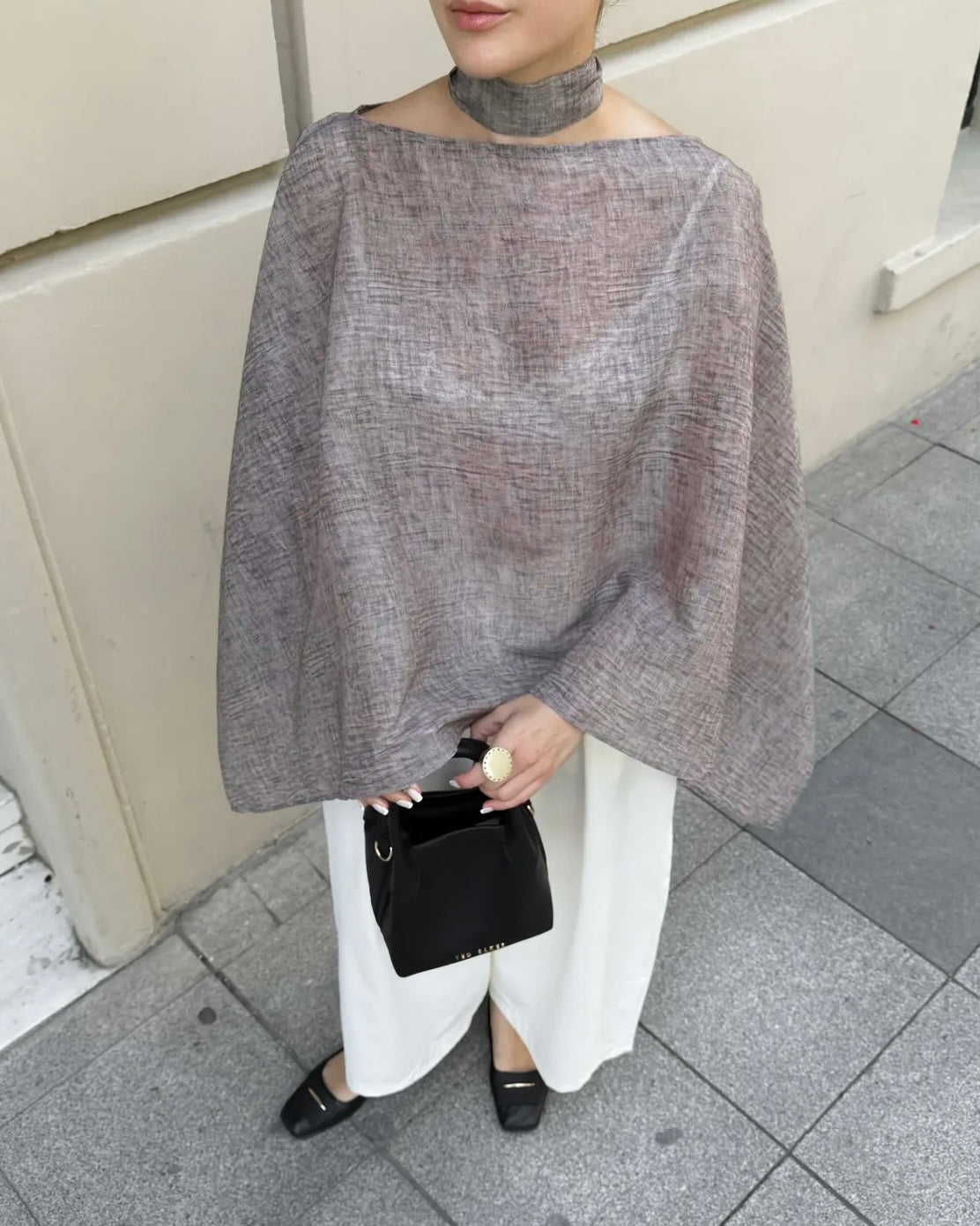Gray Flowy Cape Top | بلوزة كاب انسيابية باللون الرمادي