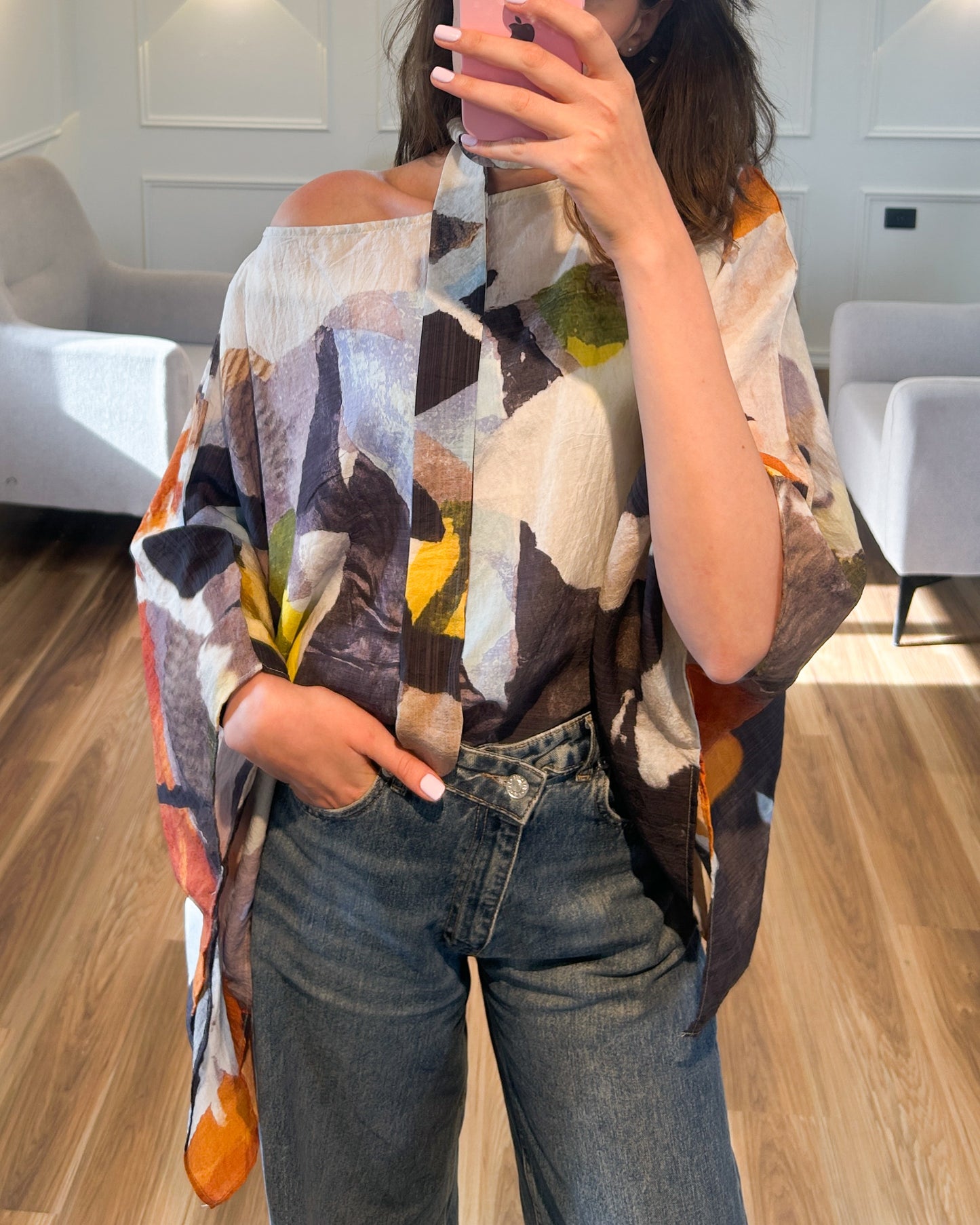 Abstract Print One-Shoulder Blouse with Neck Scarf | بلوزة بنقشة فنية بقصة كتف مكشوف مع شال