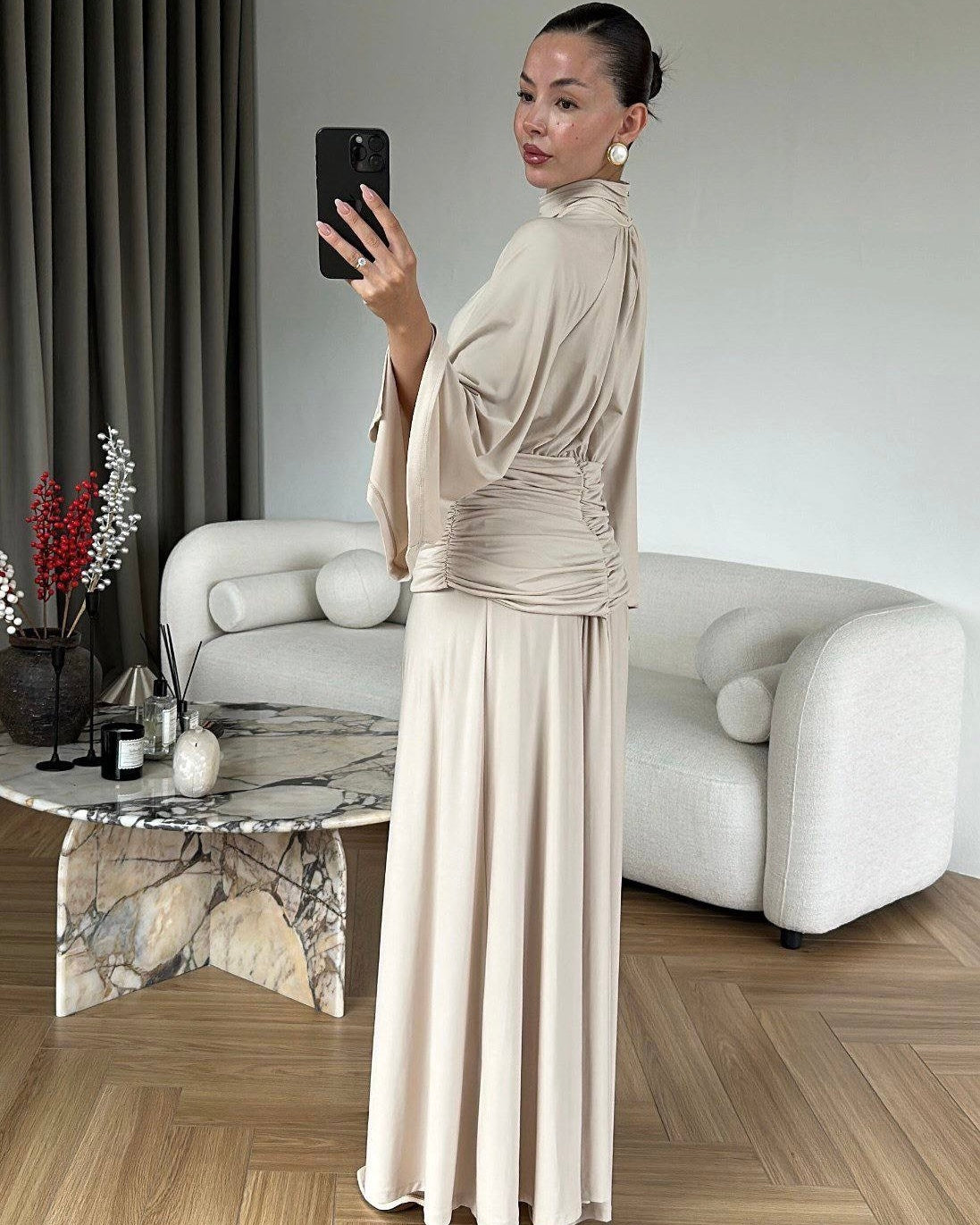 Elegant High Neck Maxi Dress with Ruched Waist & Flare Sleeves – Beige | فستان ماكسي نسائي أنيق بياقة عالية، خصر بكسرات وأكمام واسعة – بيج