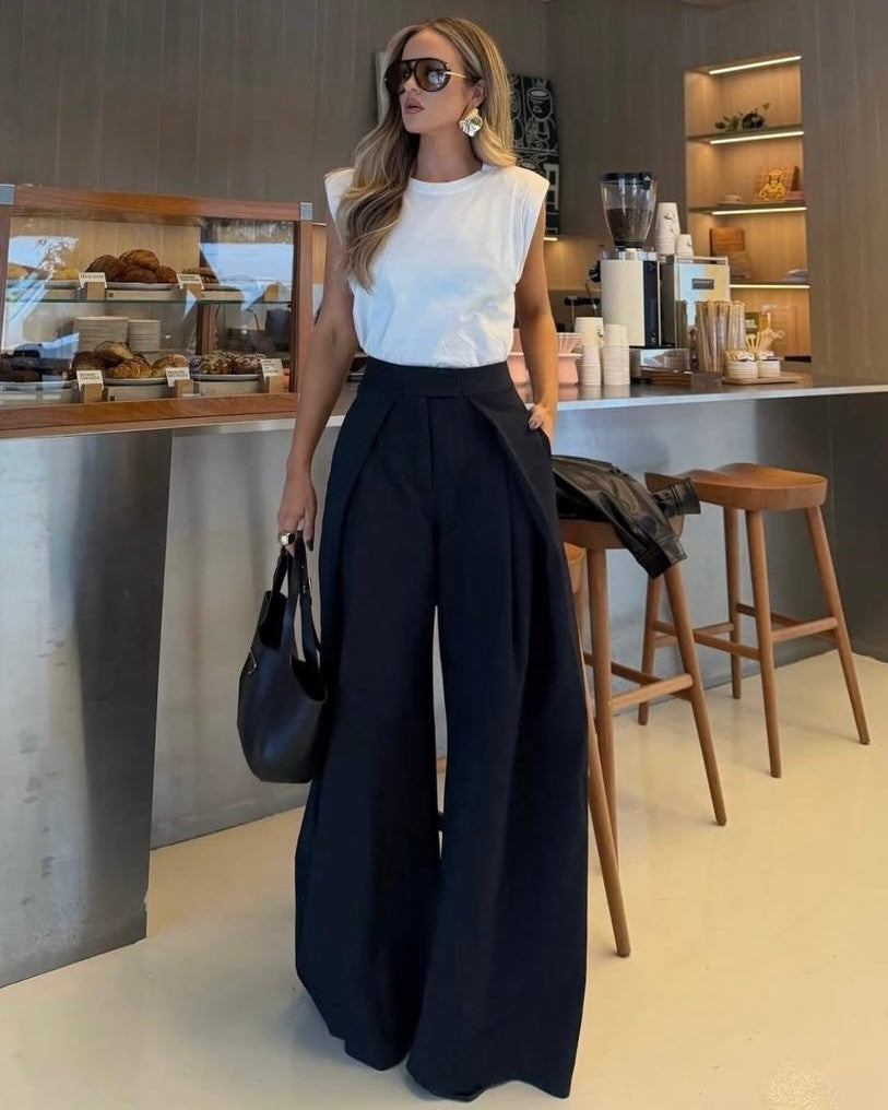 High Waisted Flowy Wide Leg Tailored Pants in Black |  بنطلون واسع بقصّة رسمية أنيقة باللون الاسود