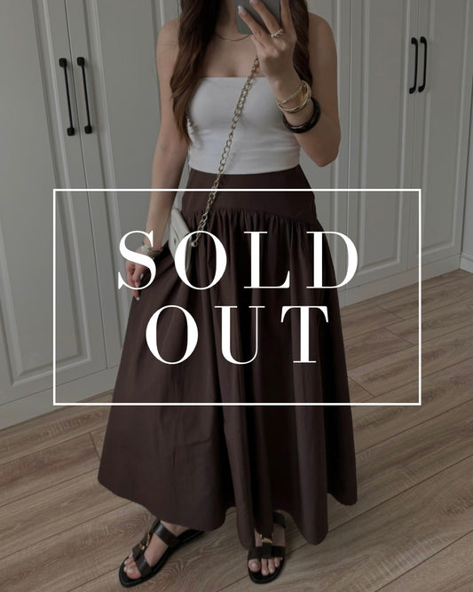 Brown High Waist Gathered Maxi Skirt | تنورة طويلة باللون البني بخصر عالي وكسرات ناعمة