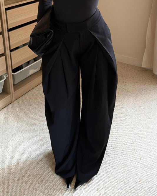 High Waisted Flowy Wide Leg Tailored Pants in Black |  بنطلون واسع بقصّة رسمية أنيقة باللون الاسود