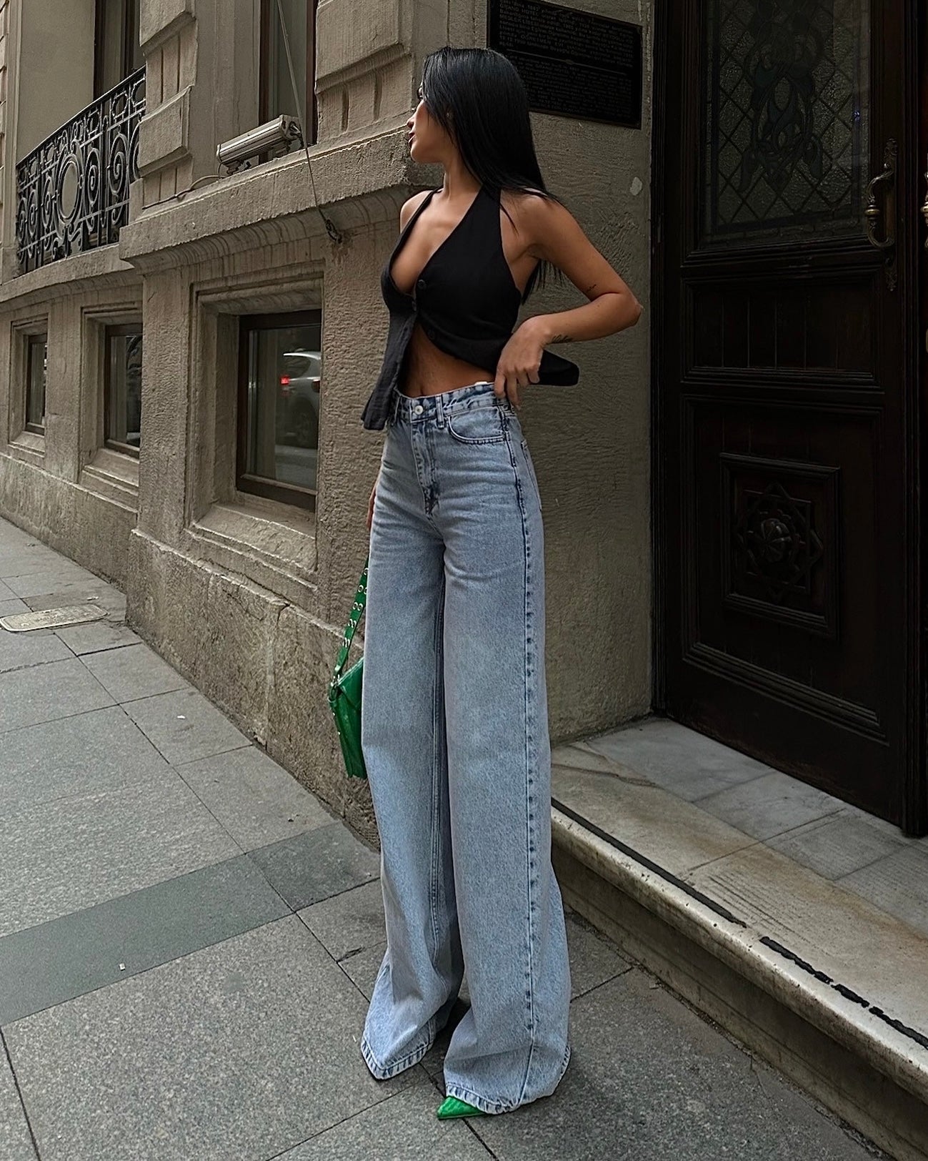 High-Waist Wide Leg Jeans | جينز واسع الأرجل عالي الخصر