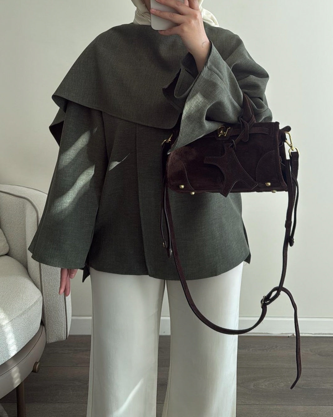 Green Asymmetrical Cape Top | توب كيب غير متماثل باللون الاخضر