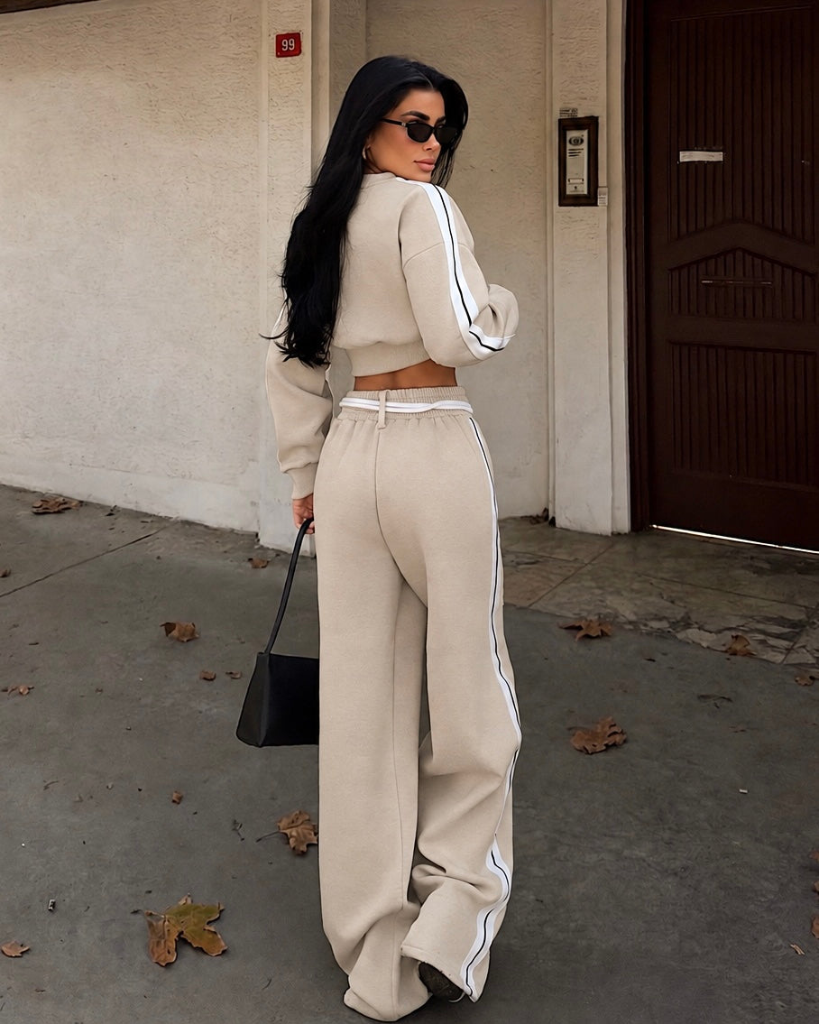 Beige Two-Piece Tracksuit Set with Wide-Leg Joggers | طقم بيج ببنطلون واسع ورباط خصر وجيوب أمامية
