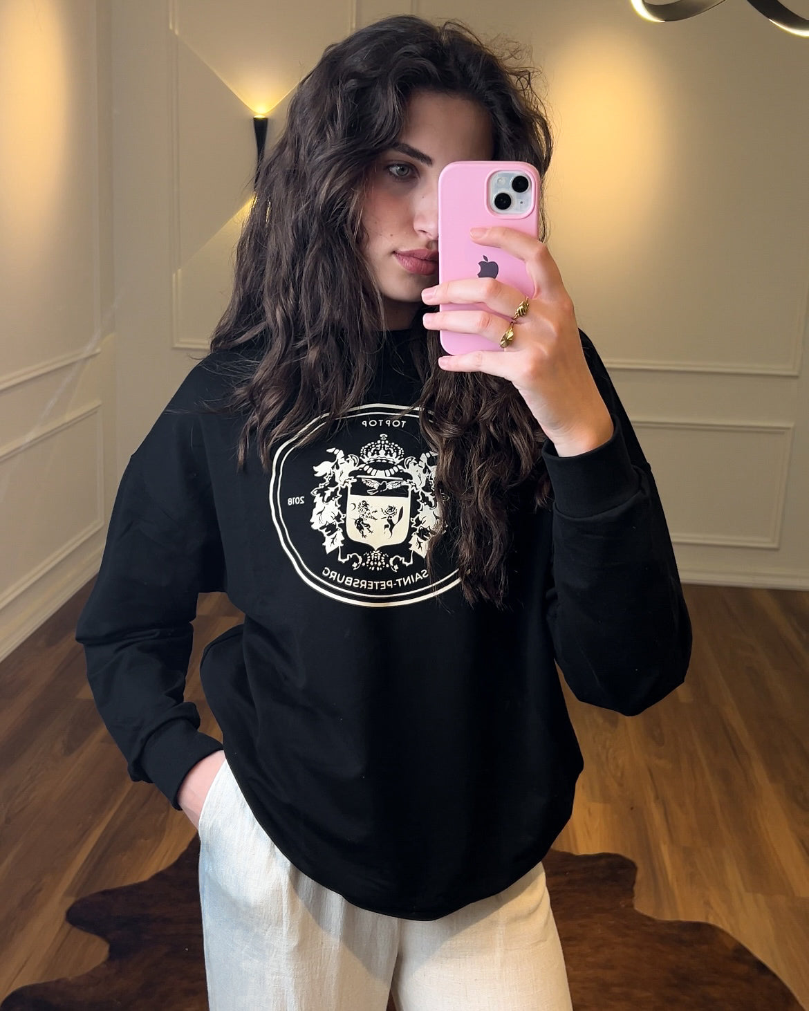 Oversized Black Graphic Sweatshirt | سويت شيرت اسود أوفر سايز بطبعة جرافيك