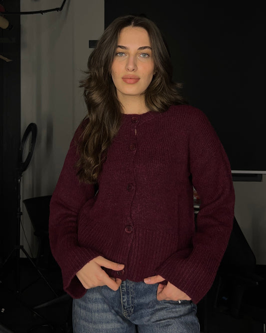 Burgundy Knit Buttoned Cardigan | كارديغان محبوك باللون الخمري
