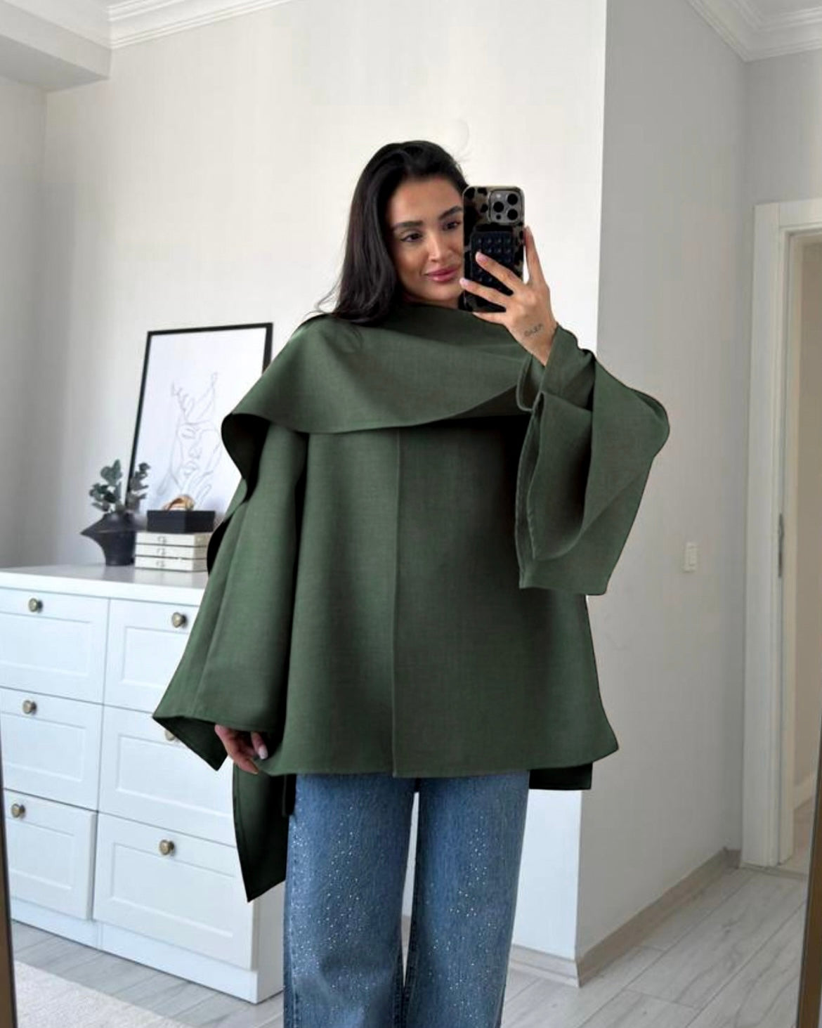 Green Asymmetrical Cape Top | توب كيب غير متماثل باللون الاخضر