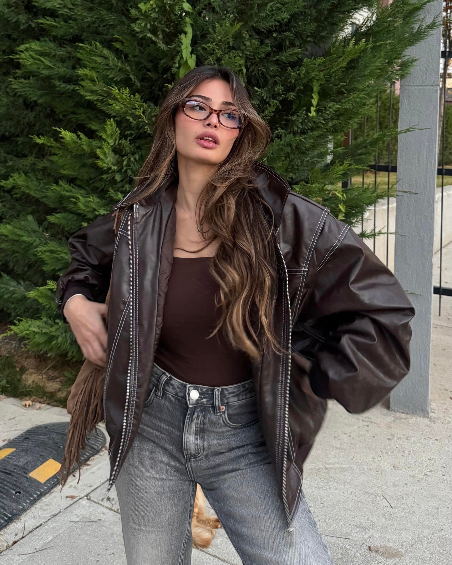 ‏Timeless Brown Leather Bomber Jacket | ‏جاكيت بومبر من الجلد باللون البني الكلاسيكي