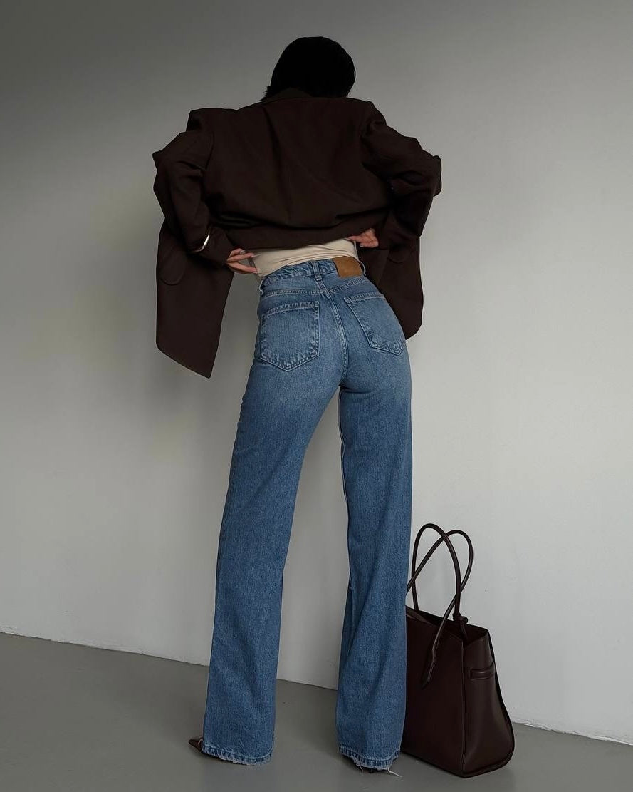 Classic Blue Toned Straight Leg High-Waisted Jeans | بنطال جينز أزرق كلاسيكي بقصّة مستقيمة وخصرٍ عالٍ