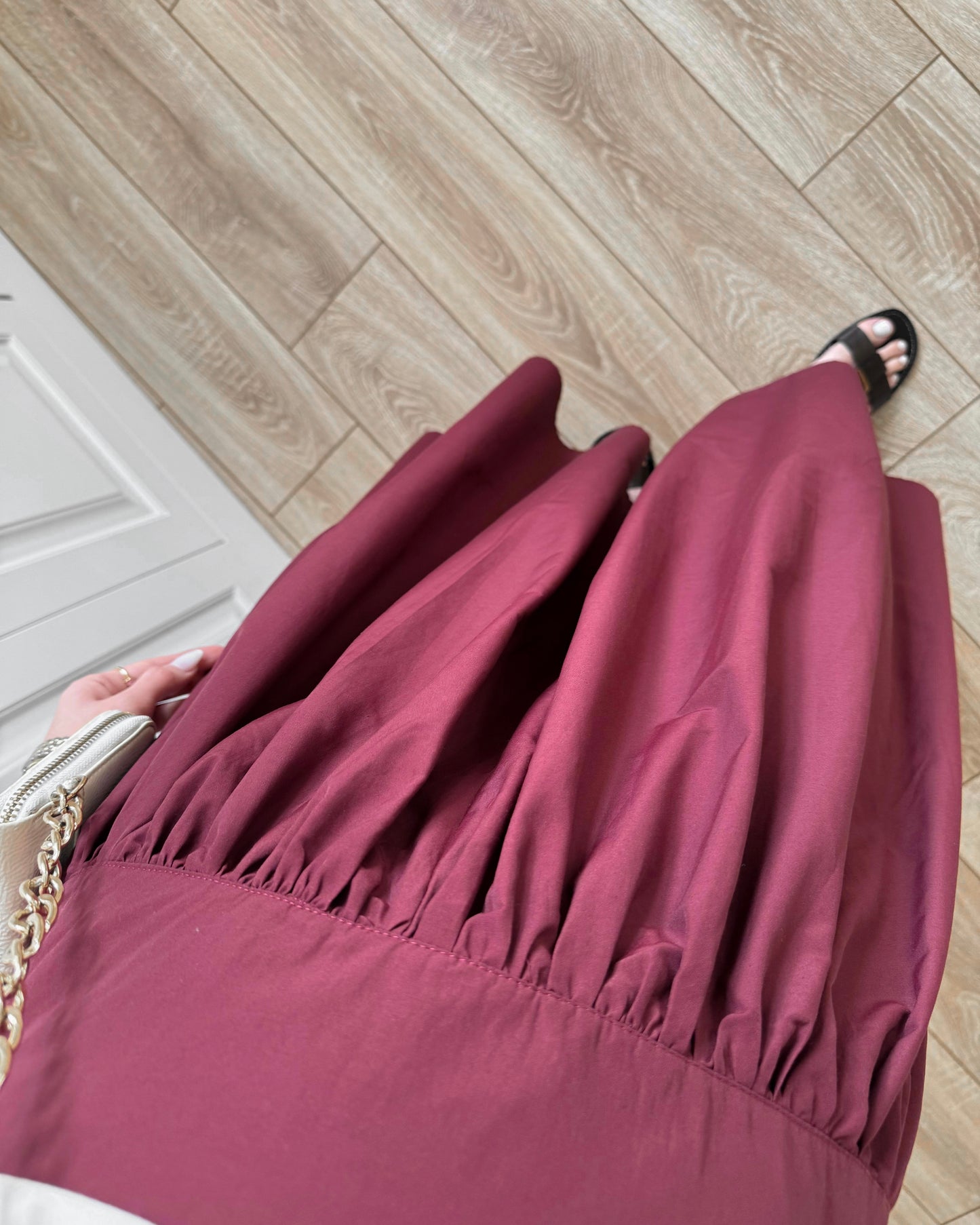 Burgundy High Waist Gathered Maxi Skirt | تنورة طويلة باللون الخمري بخصر عالي وكسرات ناعمة