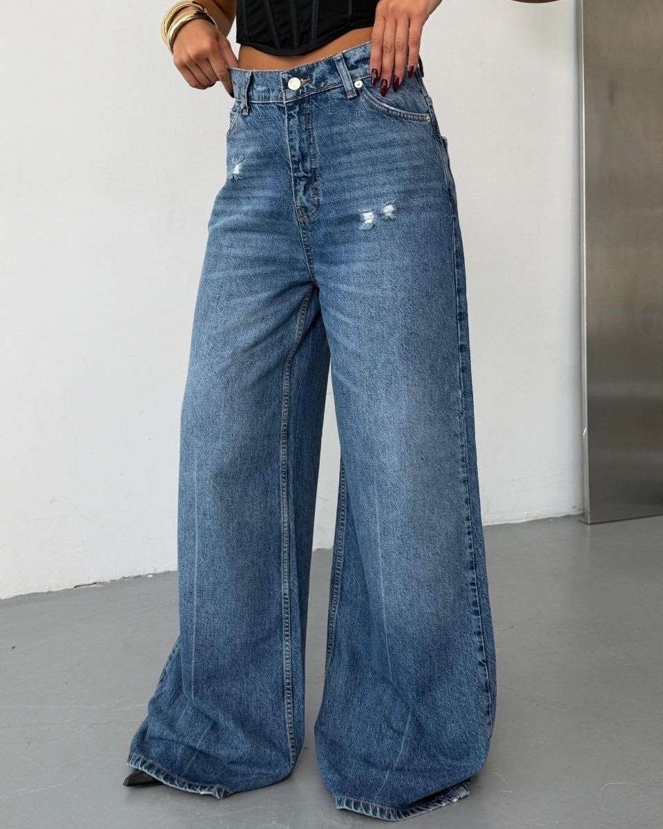 High Waist Wide-Leg Denim Jeans with Ripped Details | جينز بخصر عالي وقصة واسعة مع تفاصيل ممزقة خفيفة