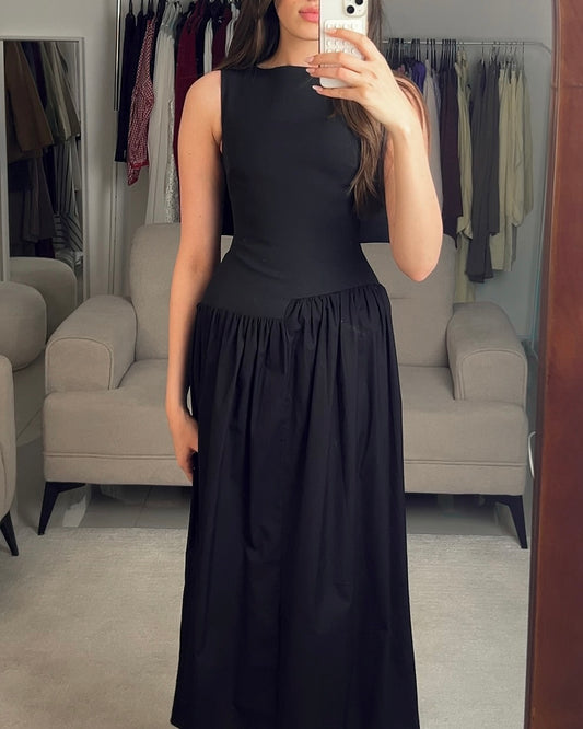 Chic Black Dress With Structured Back Design | فستان أسود شيك بقصة مميزة من الخلف
