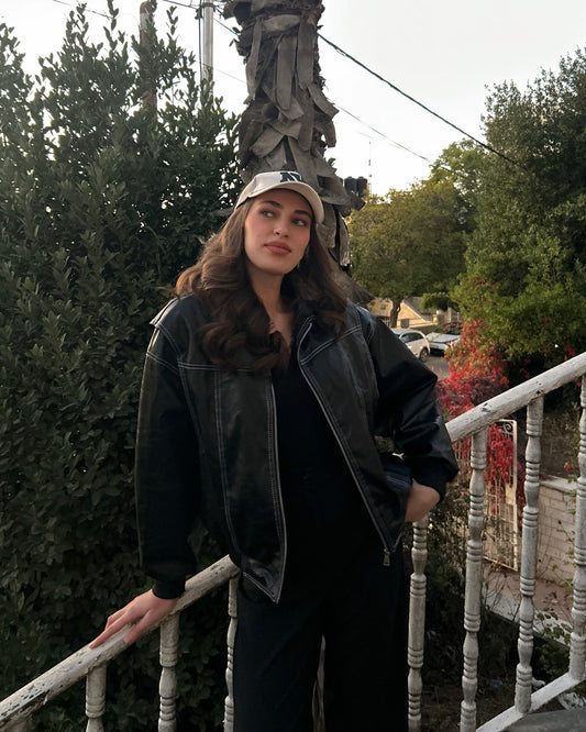 ‏Timeless Black Leather Bomber Jacket | ‏جاكيت بومبر من الجلد باللون الاسود الكلاسيكي