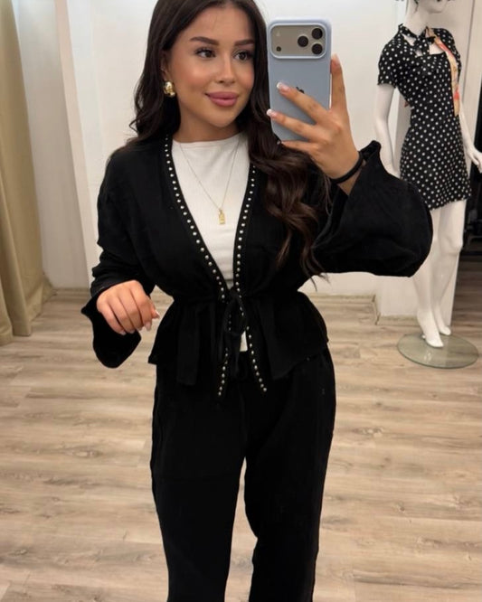 Black Studded Trim Tie-Front Top | بلوزة سودة بحلقات معدنية